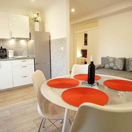 Apartment Caramela Nin Exterior photo